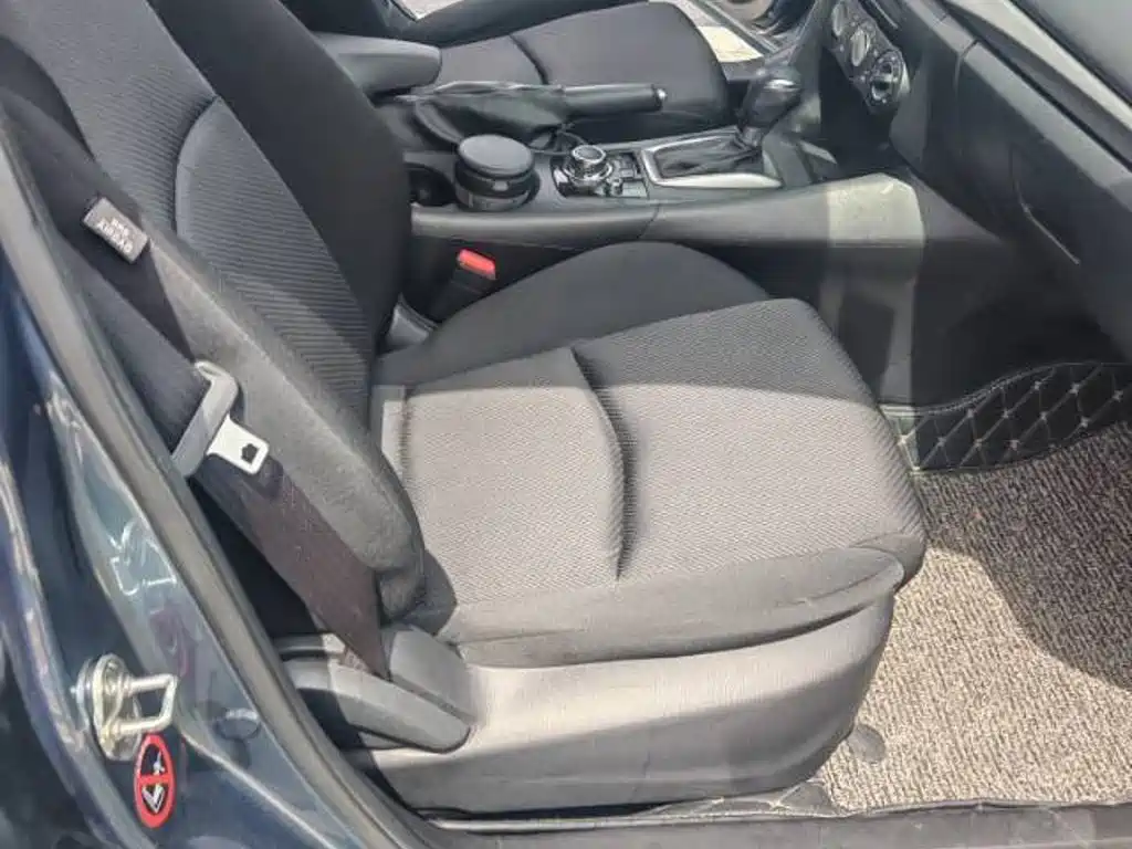 Photo 8 - Mazda Mazda 3
