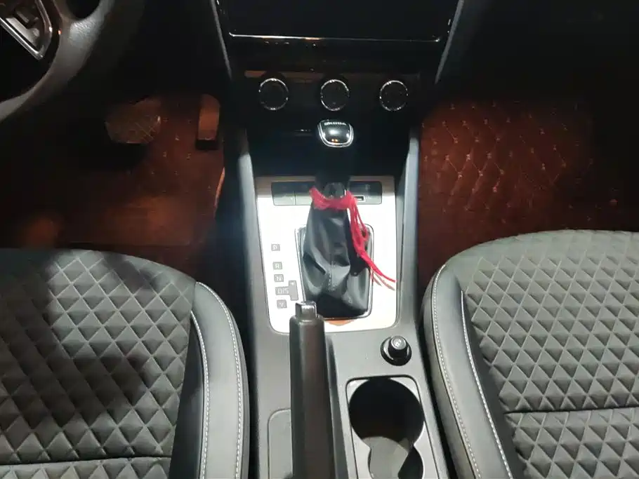 Škoda Octavia 2019 1.5L Automatic Smart Luxury China VI фото 16
