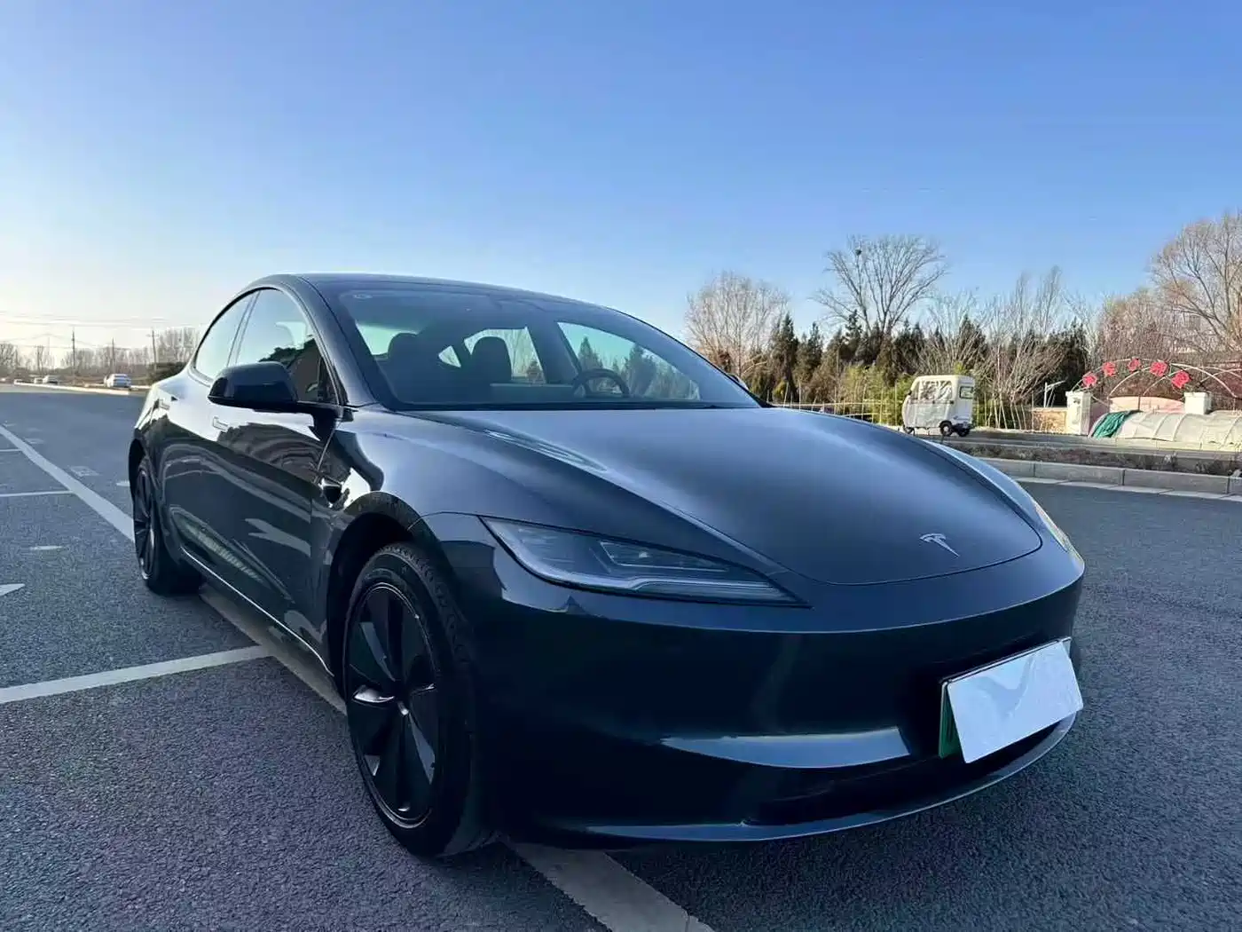 TESLA MODEL 3
