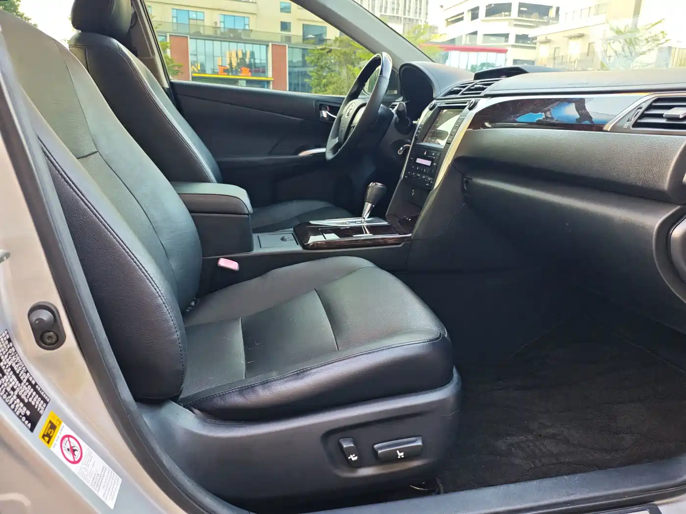 Фото 14 - Toyota Camry