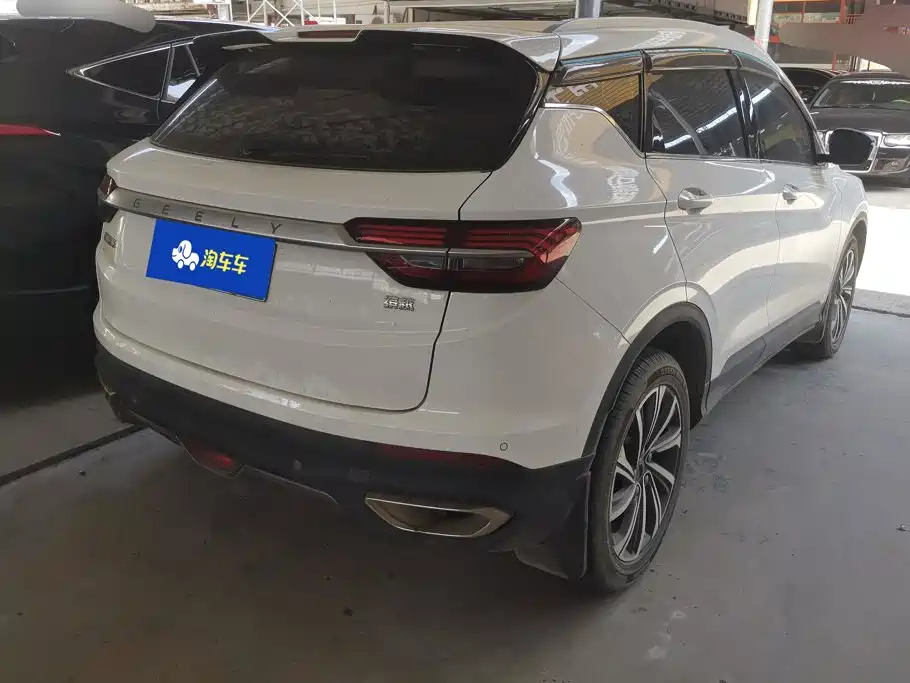Фото 3 - Geely Coolray