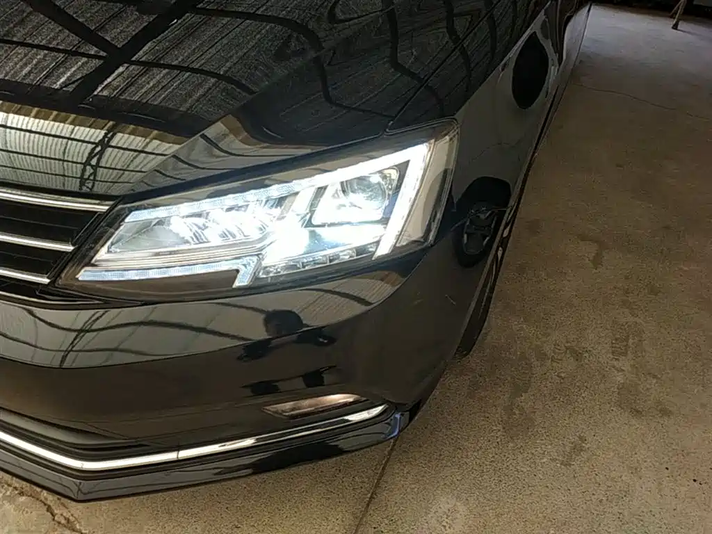 Volkswagen Sagitar 2017 180TSI Auto Exclusive Edition фото 24