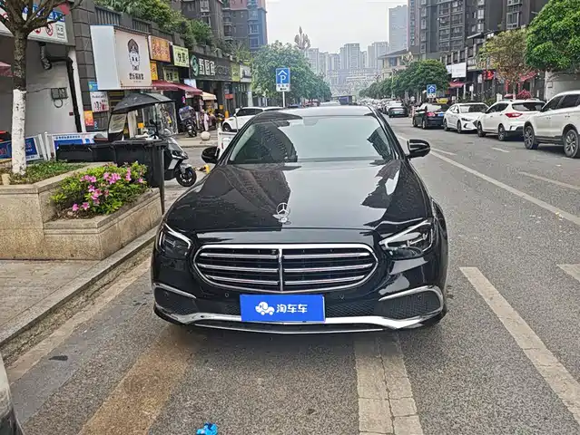 MERCEDES-BENZ E CLASS