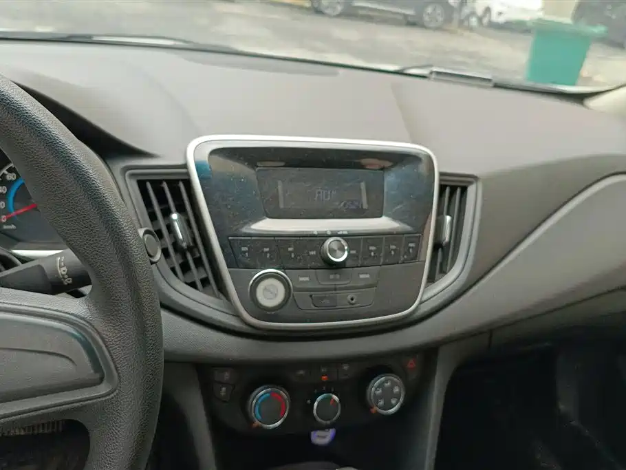 Chevrolet Cavalier 2016 1.5L Automatic Enjoyment Edition фото 13