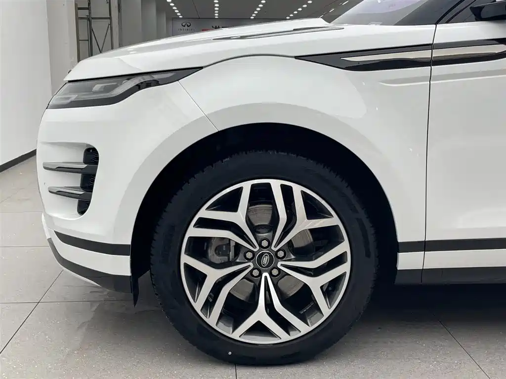 Land Rover Range Rover Evoque 2023 Range Rover Evoque L 249PS Luxury Edition фото 7