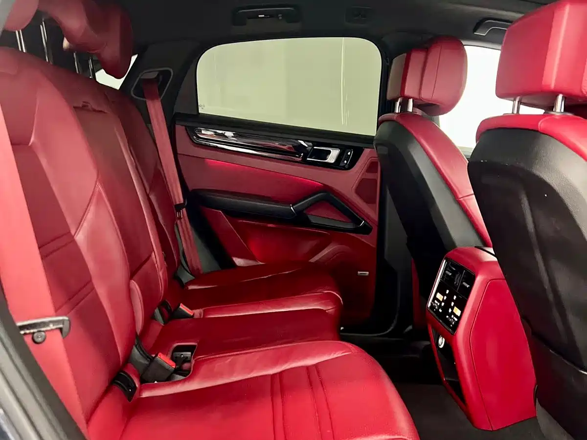 Фото 7 - Porsche Cayenne