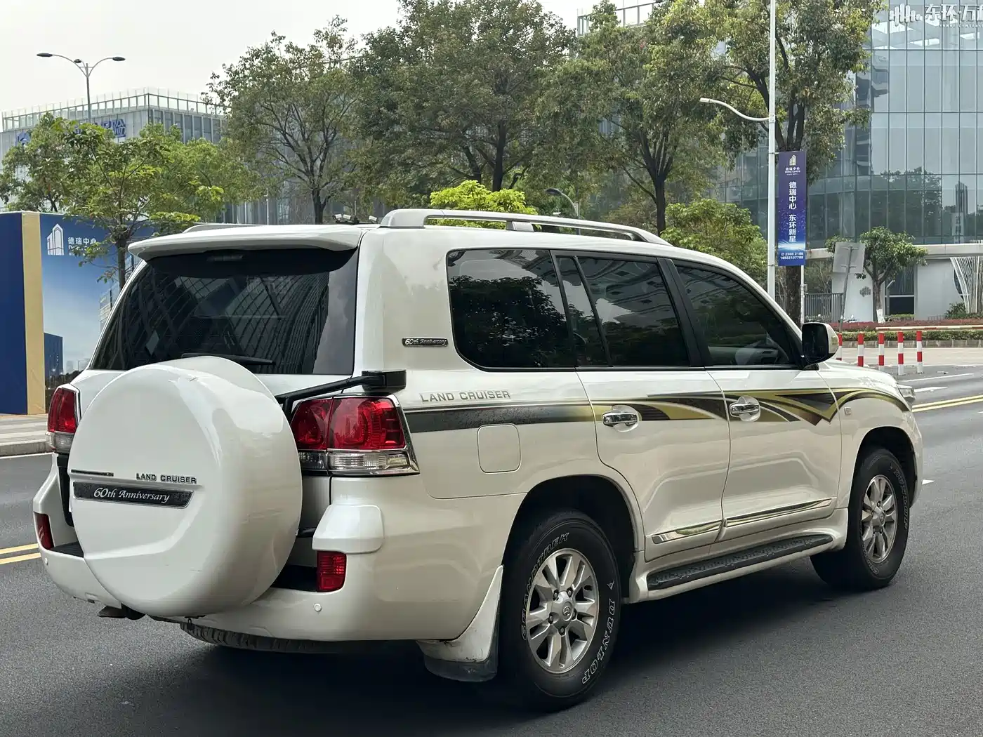 Toyota Land Cruiser (Import) фото 6