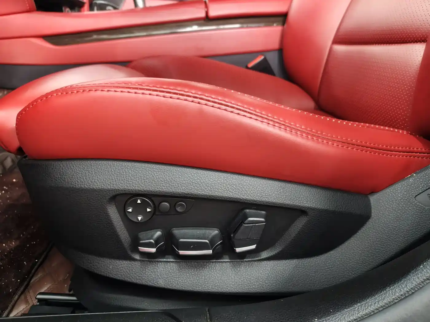 BMW 7 Series 2010 750Li фото 9
