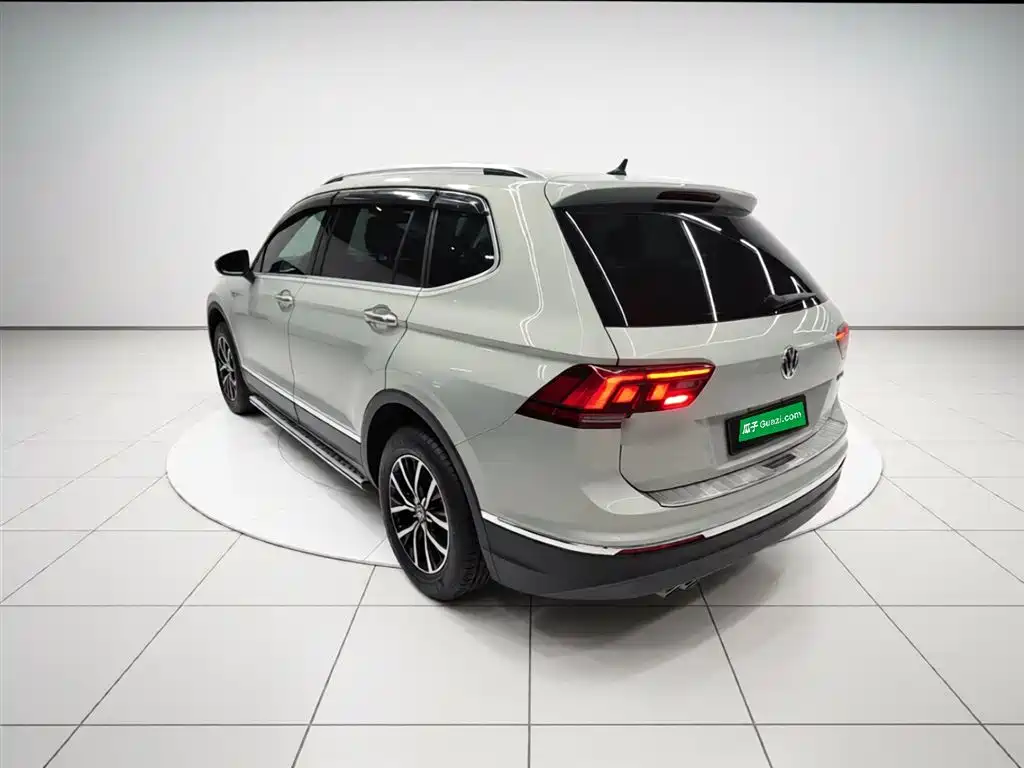 Volkswagen Tiguan L 2018 330TSI Automatic 2WD Luxury Edition фото 5