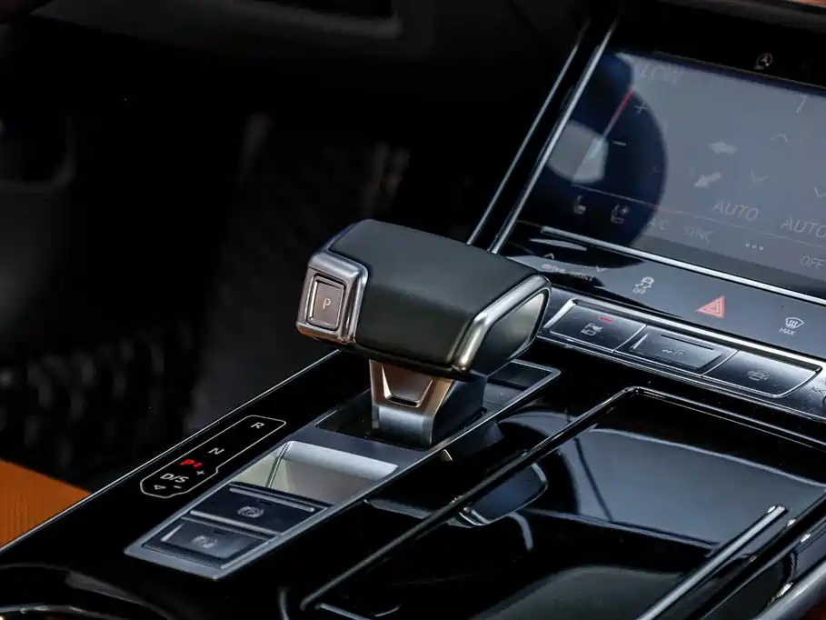 Audi A8 2024 Model A8L 50 TFSI quattro Executive фото 24
