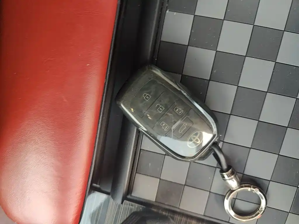 Photo 9 - Toyota Sienna