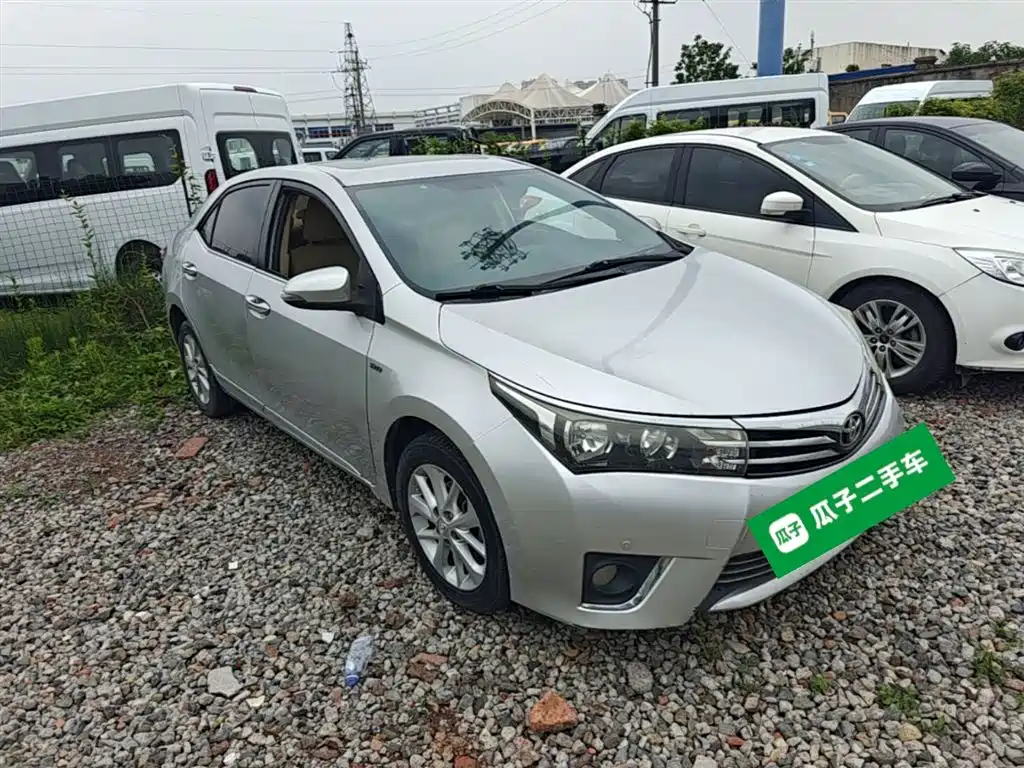 Toyota Corolla 2014 1.6L CVT GL-i Leather Edition фото 4
