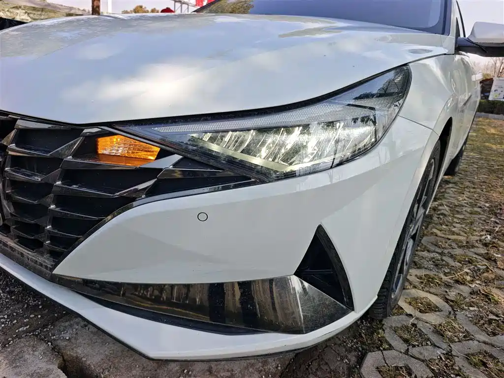 Hyundai Elantra 2022 1.5L CVT GLX Elite Edition фото 24