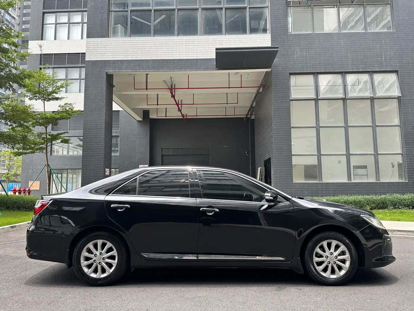 Toyota Camry 2016 2.0G 10th Anniversary Luxury Edition фото 8