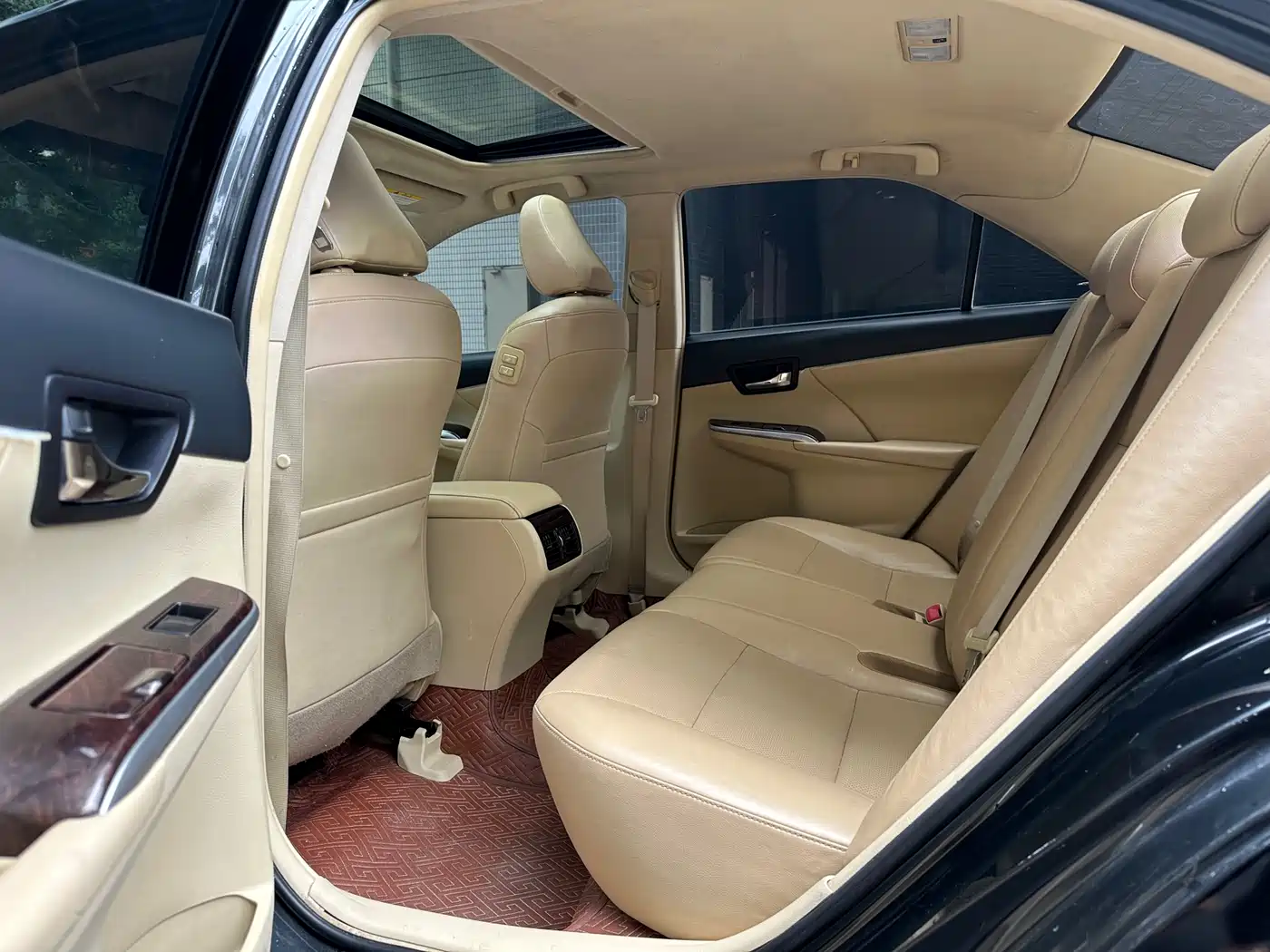 Toyota Camry 2016 2.0G 10th Anniversary Luxury Edition фото 11