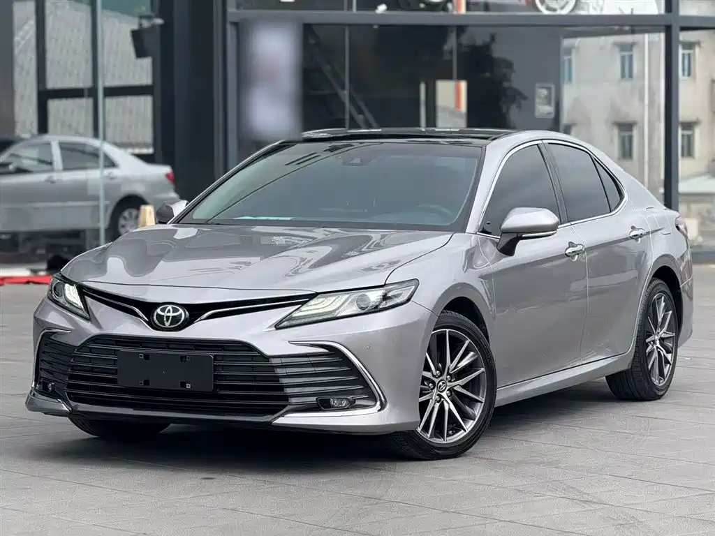 Toyota Camry 2021 2.5G Luxury Edition фото 2