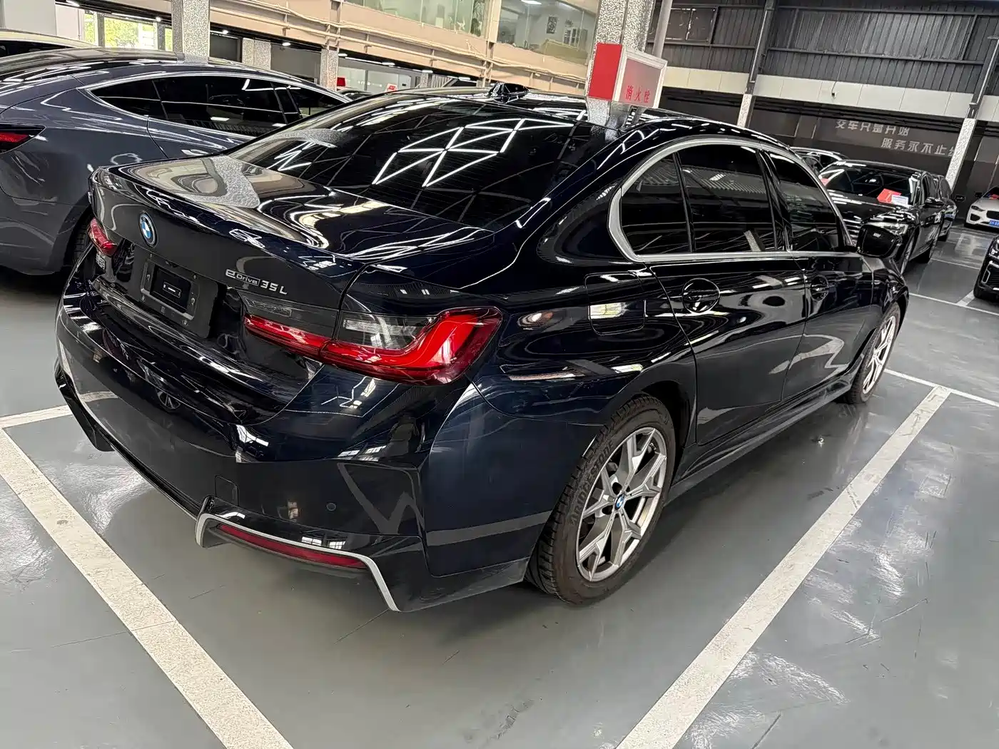 BMW i3 2025 eDrive 35 L фото 16