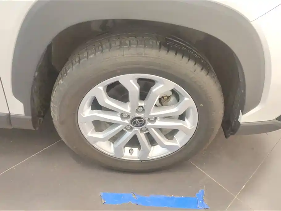 Toyota Frontlander 2023 2.0L CVT Elite Edition фото 6
