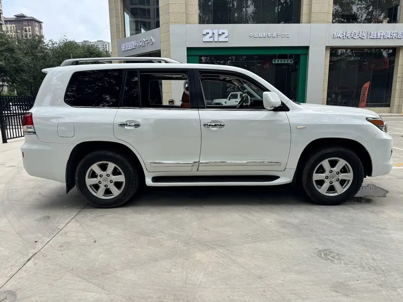 Lexus LX 2011 2009 570