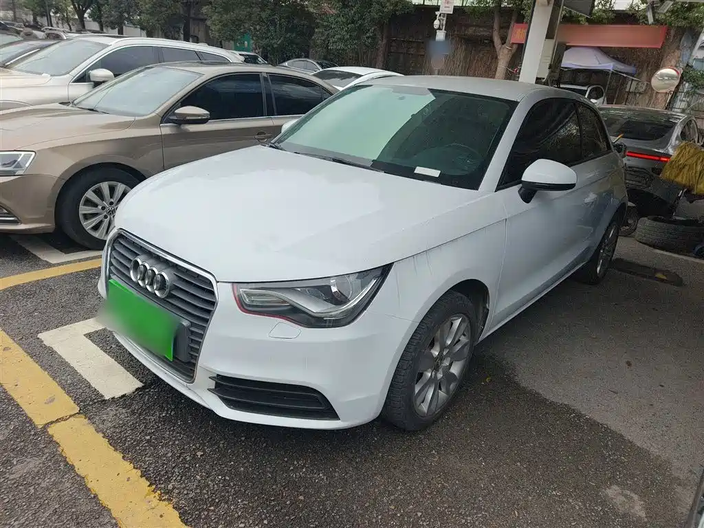 Audi A1 2014 30 TFSI Technology фото 2