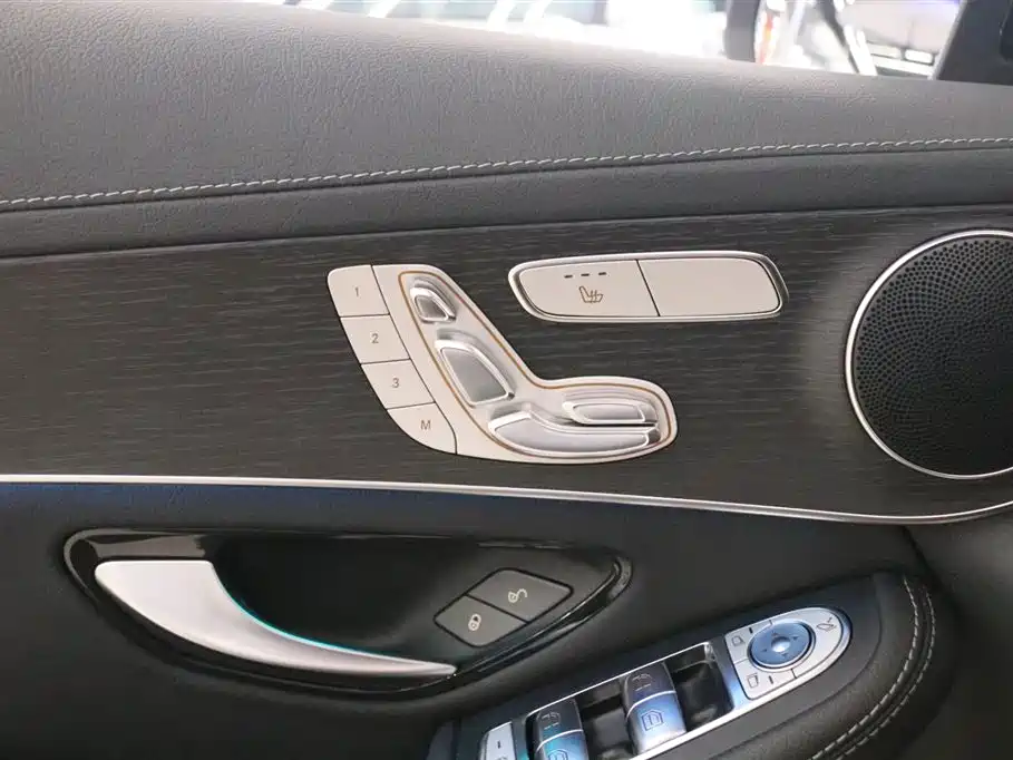 Mercedes-Benz GLC Coupe 2022 Facelift GLC 300 4MATIC Coupe SUV фото 13