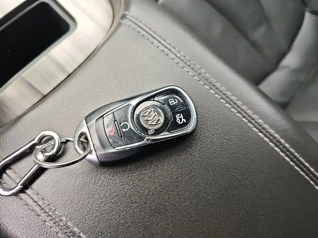 Buick LaCrosse 2018 Model 20T Elite Edition фото 9
