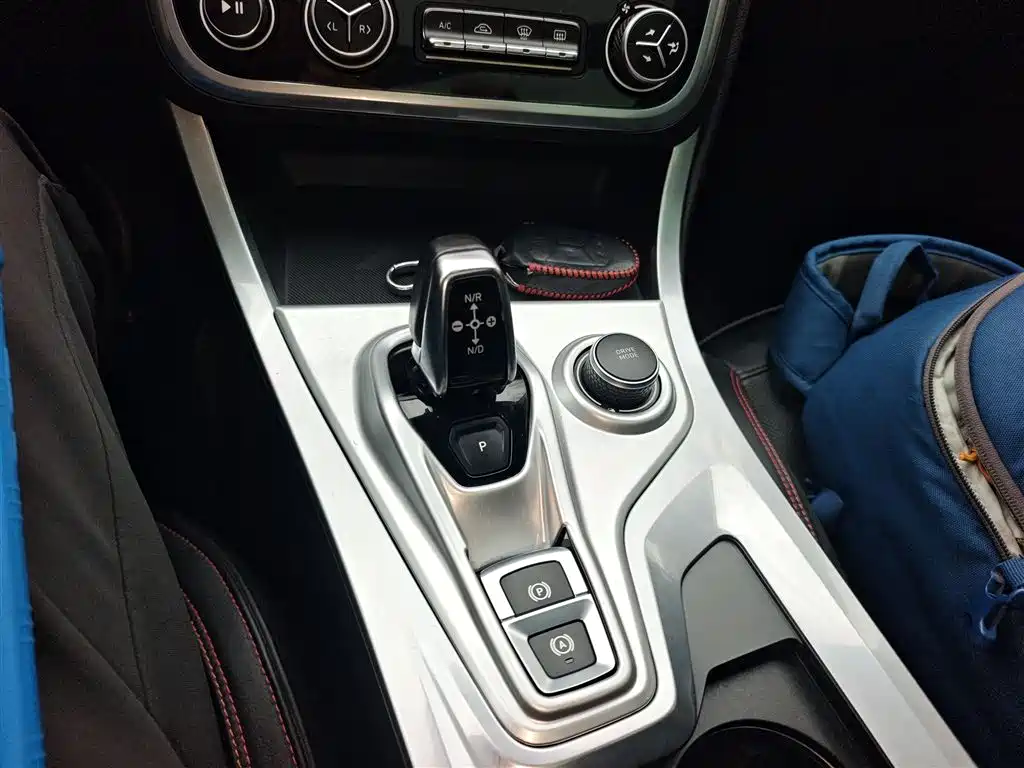 Lynk & Co 01 2017 2.0T AWD Pro фото 14