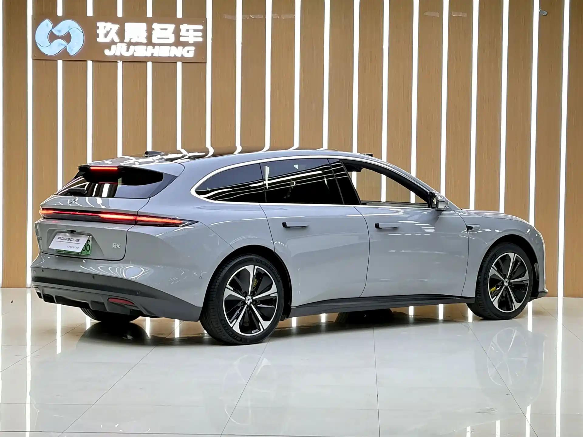 Фото 21 - NIO ET5T