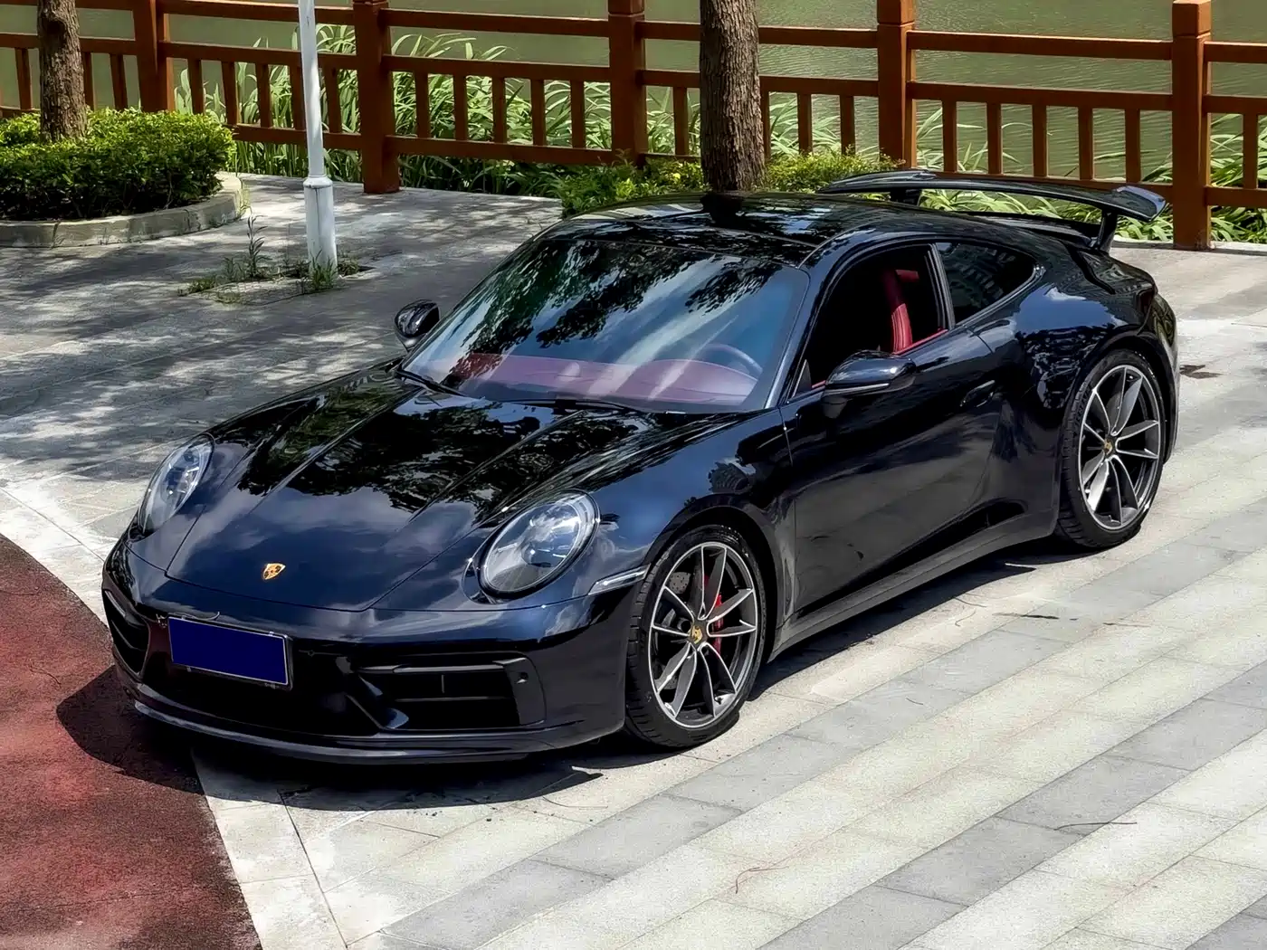PORSCHE 911