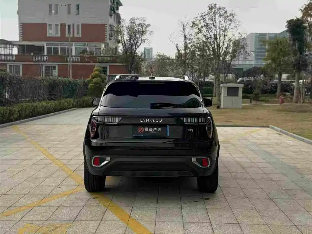 Lynk & Co 01 2017 2.0T 2WD Pro Version фото 21