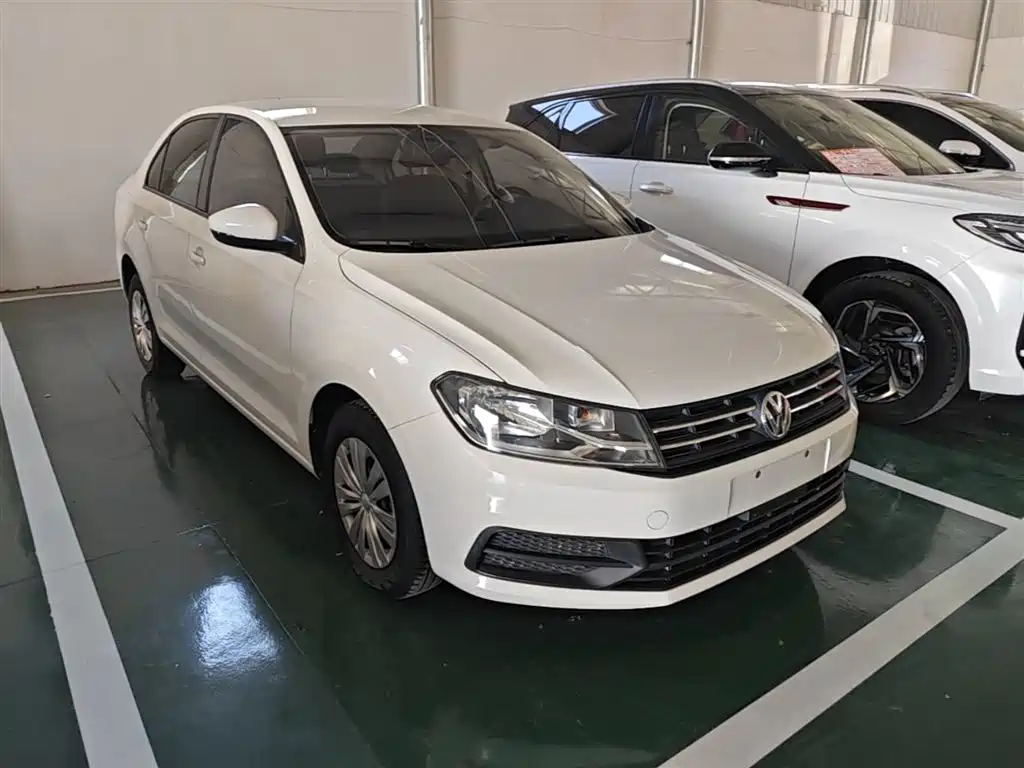 VOLKSWAGEN SANTANA