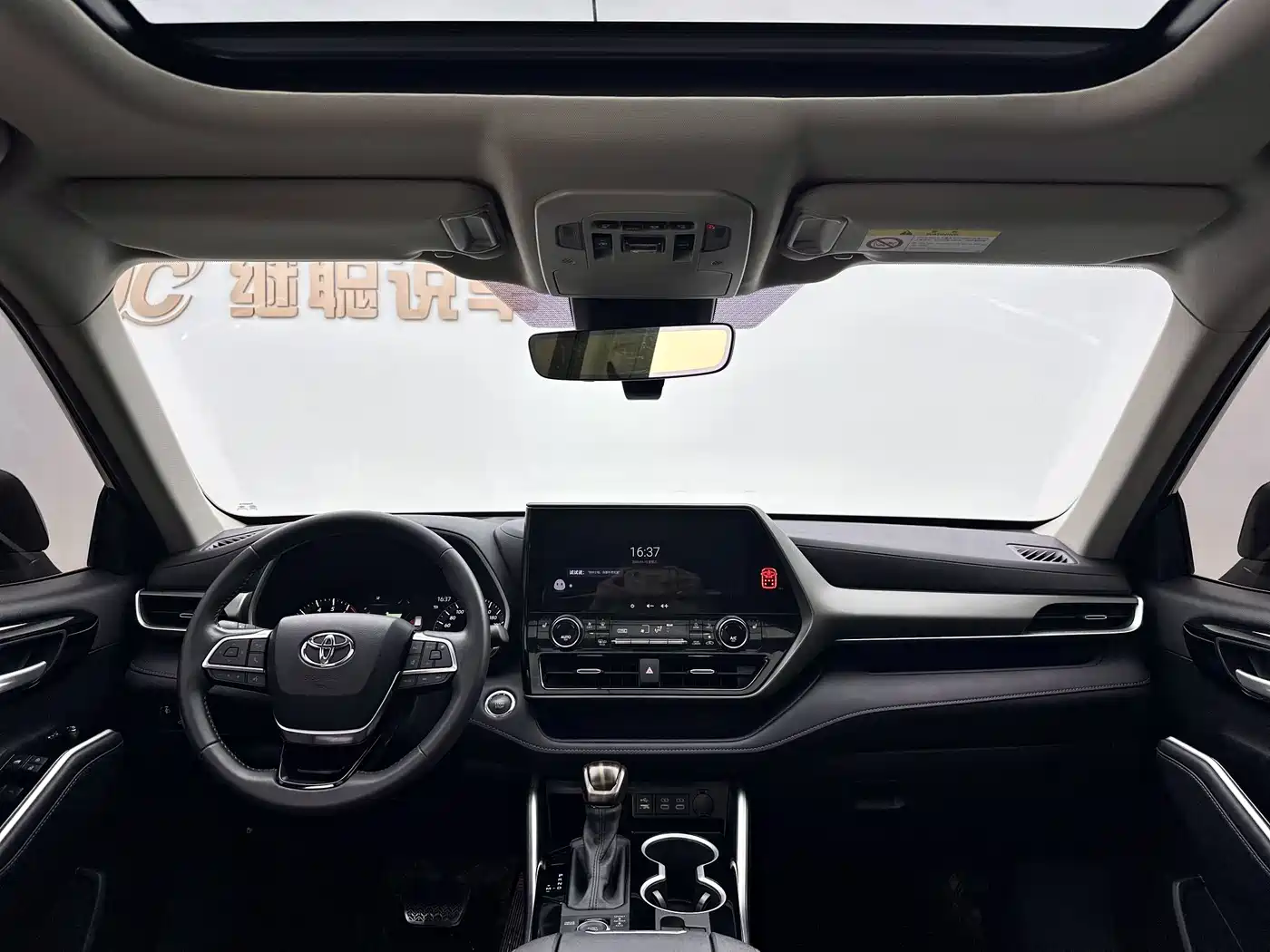 Toyota Highlander 2022 380T 4WD Premium 7-Seater фото 8