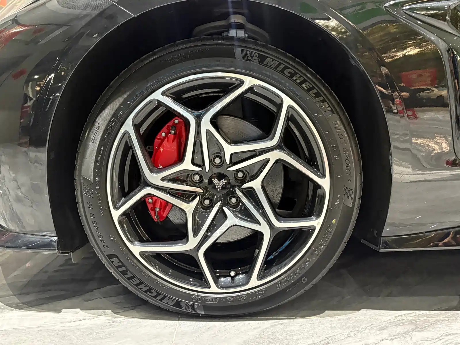 Фото 24 - Nezha Auto Nezha GT