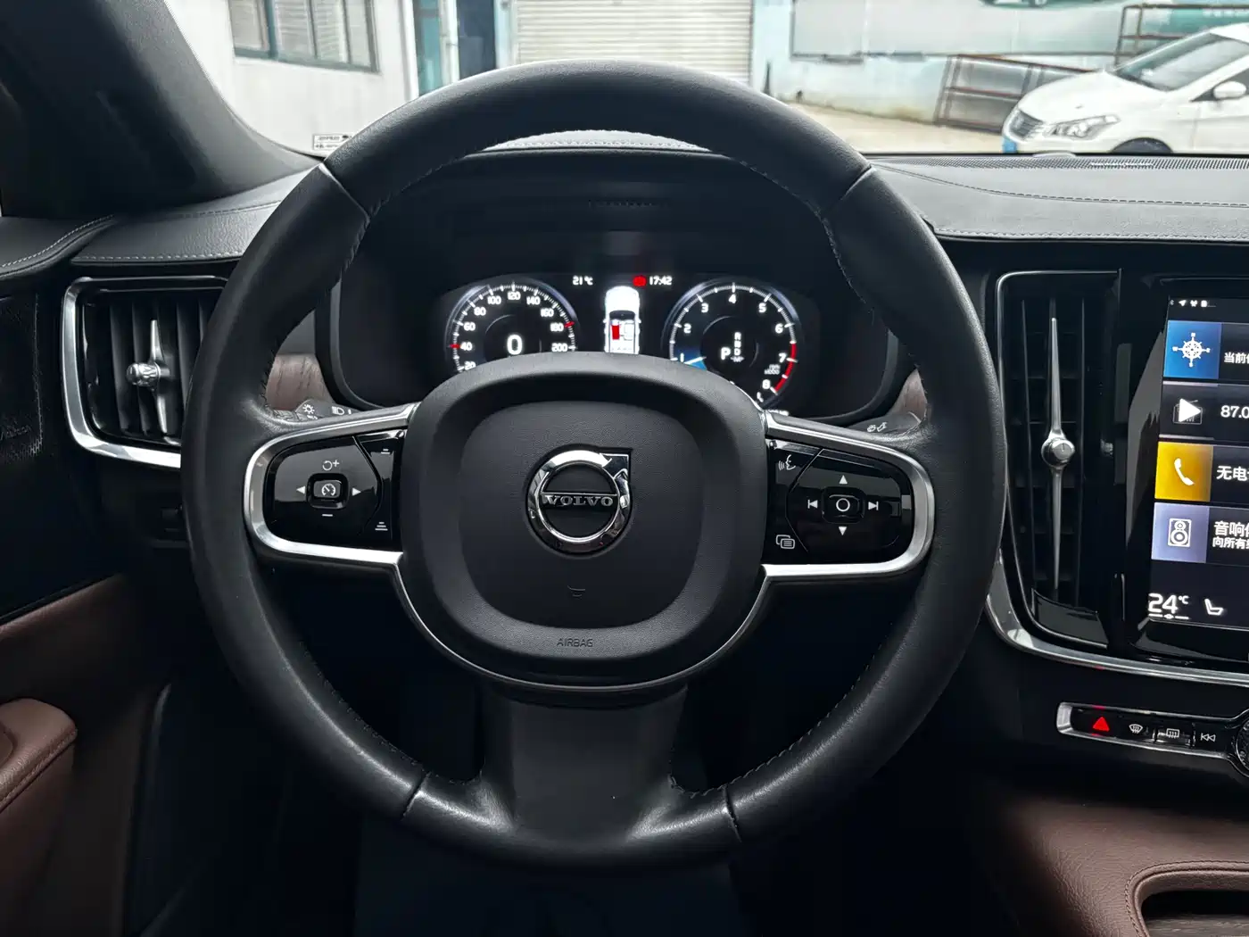 Volvo S90 2021 Model B5 Inscription Luxury Edition фото 8