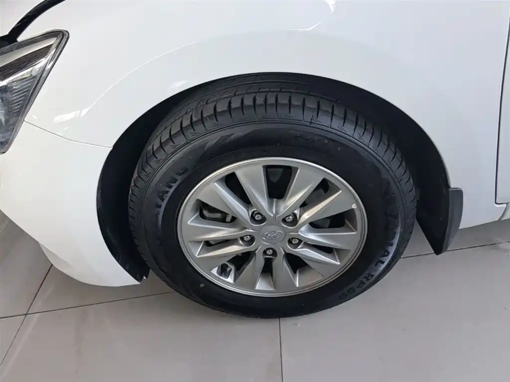 Hyundai Elantra 2018 1.6L Automatic Pleasing Edition GL China VI фото 23