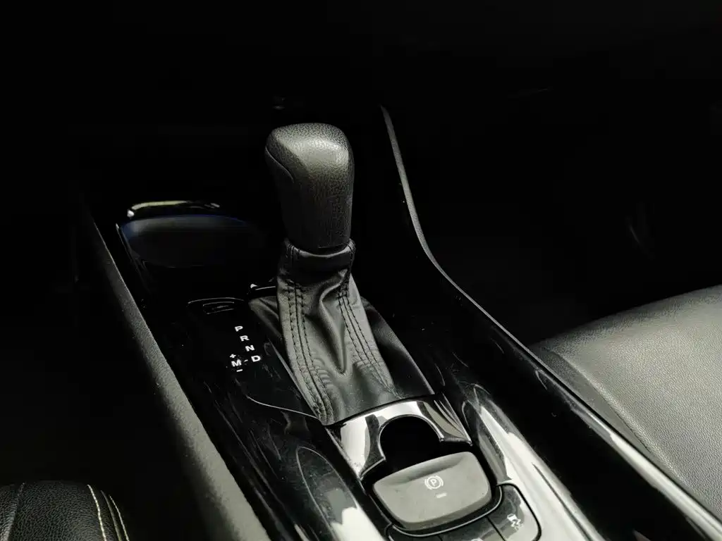 Toyota IZOA 2020 2.0L Yi Xiang Edition фото 13