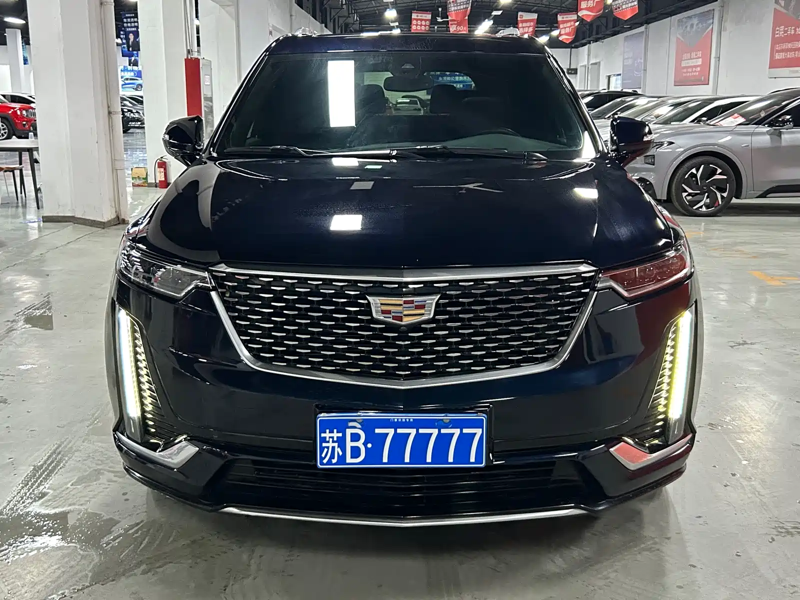Фото 12 - Cadillac XT6