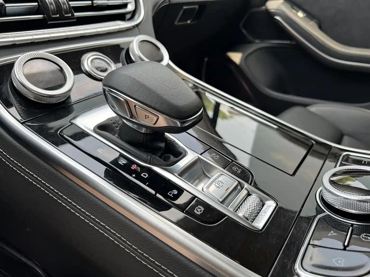 Hongqi H9 2020 3.0T Smart Connection Qi Chang Edition фото 12