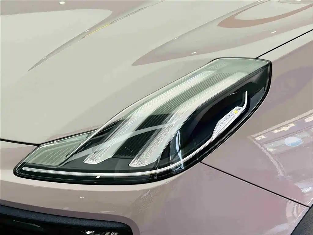 Lynk & Co 06 2021 1.5T Shero Pink Special Edition фото 11