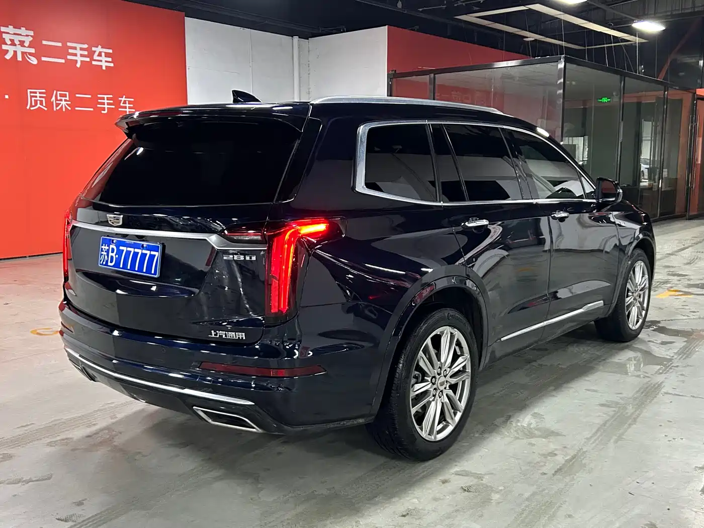 CADILLAC XT6
