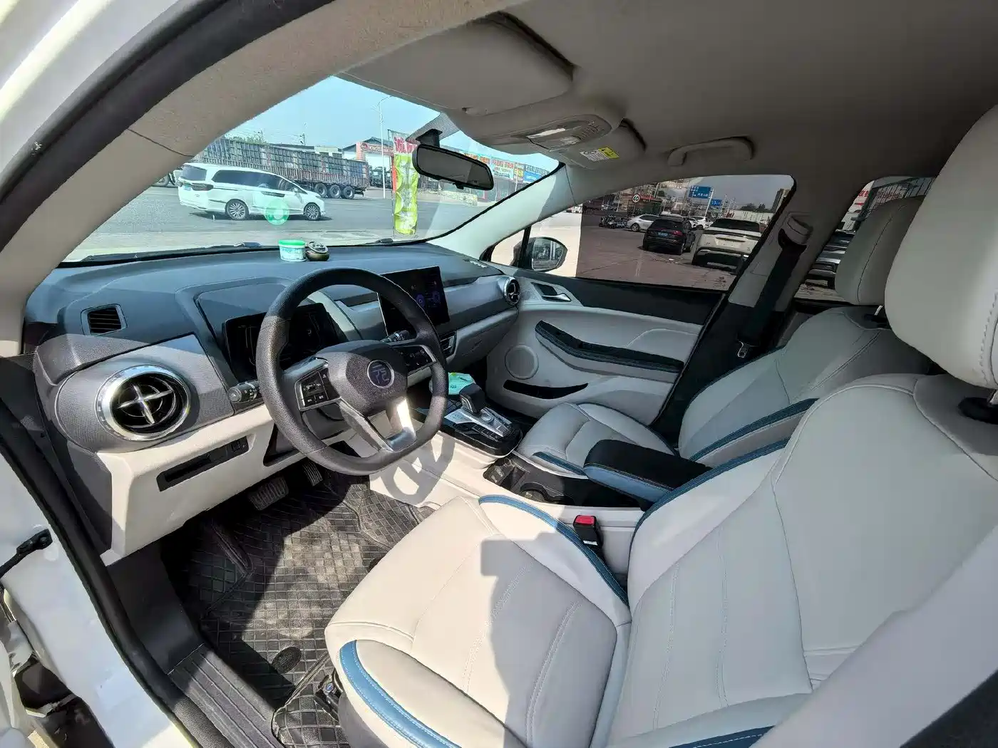 BYD Yuan Pro 2023 401KM Luxury фото 7