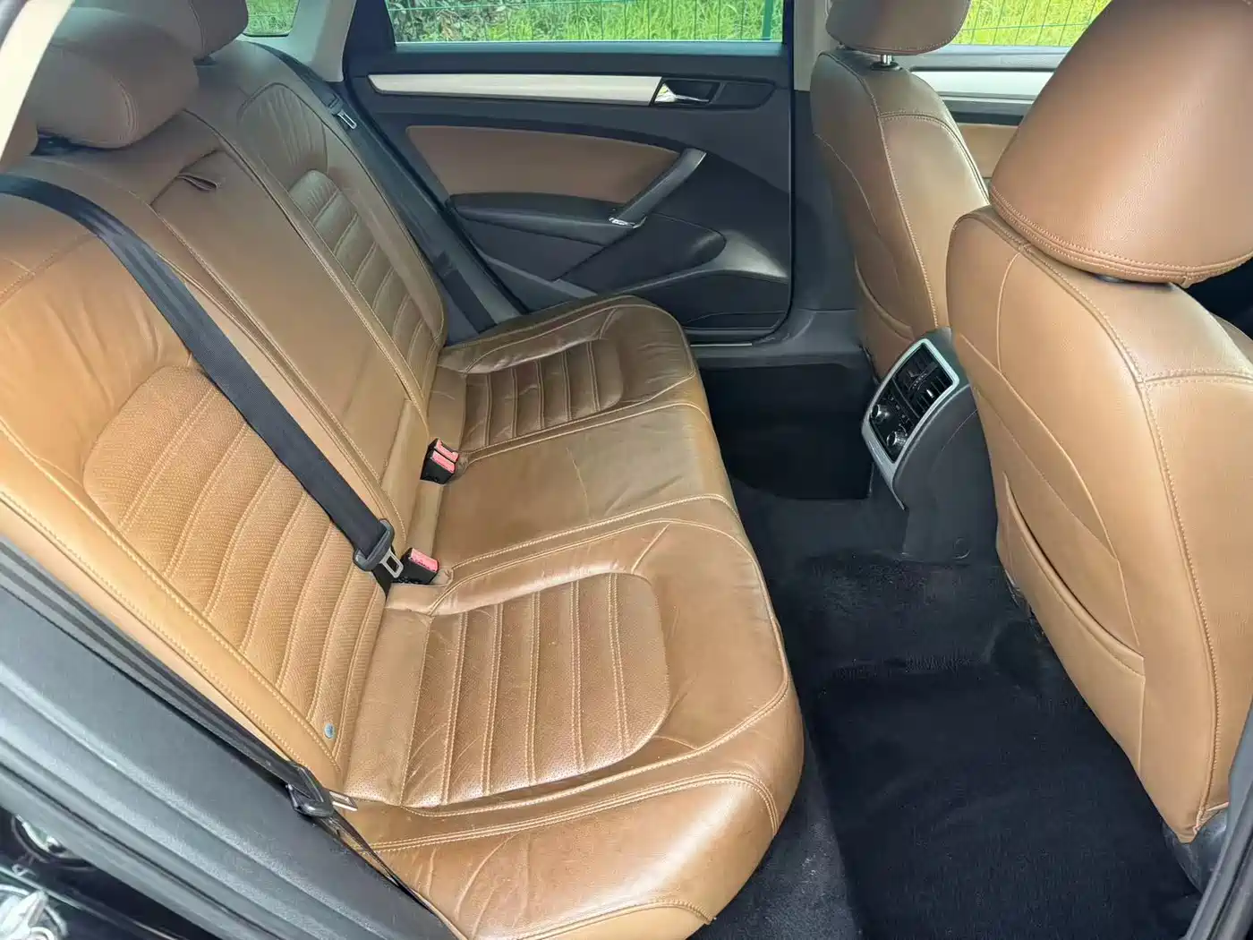 Volkswagen Passat 2015 1.8TSI DSG Prestige Edition фото 11