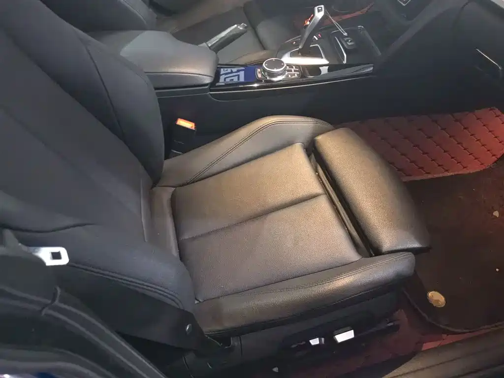 BMW 3 Series GT 2020 320i M Sport Package фото 16