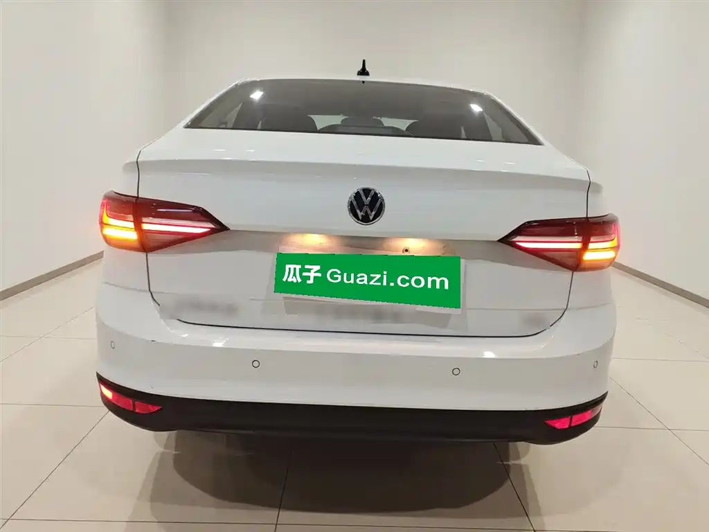 Volkswagen Lavida 2023 Xinrui 1.5L Auto Xinyi Edition фото 6