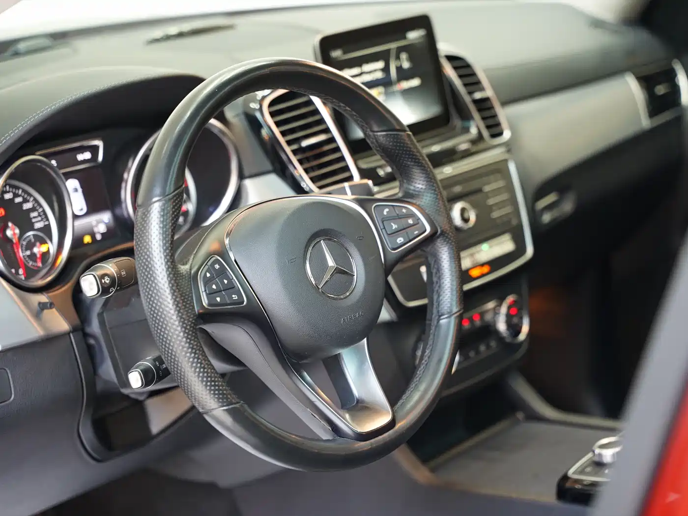 Mercedes-Benz GLE Coupe 2017 GLE 320 4MATIC Coupe SUV фото 13