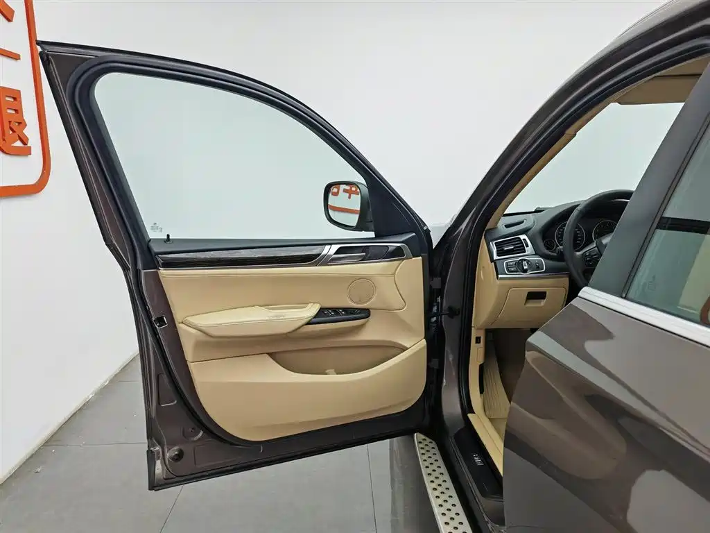 BMW X3 (Import) 2013 Facelift xDrive20i Luxury фото 8