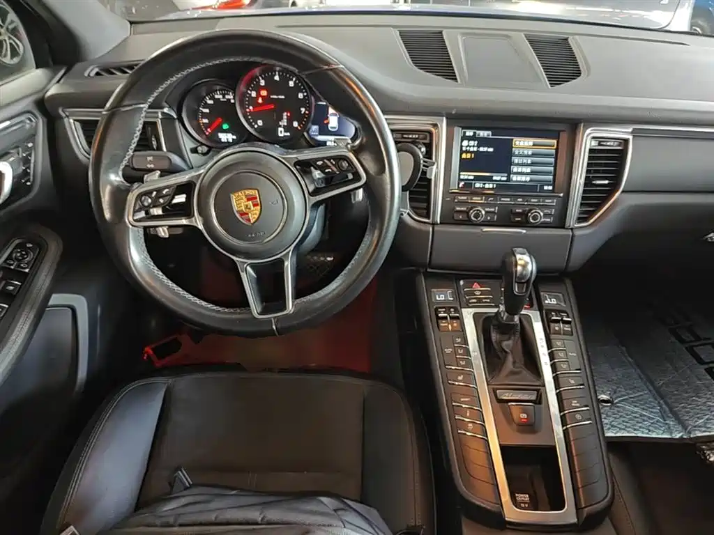 Porsche Macan 2016 Macan 2.0T фото 10