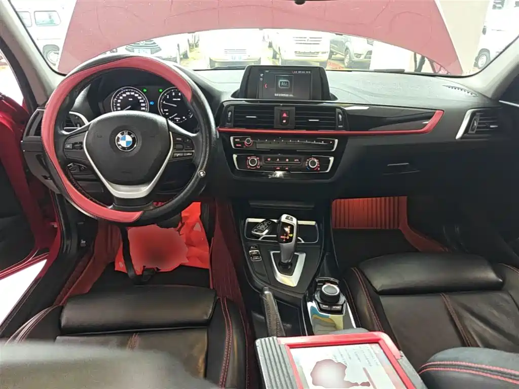 BMW 1 Series (Import) 2018 118i Sport Design Package фото 10