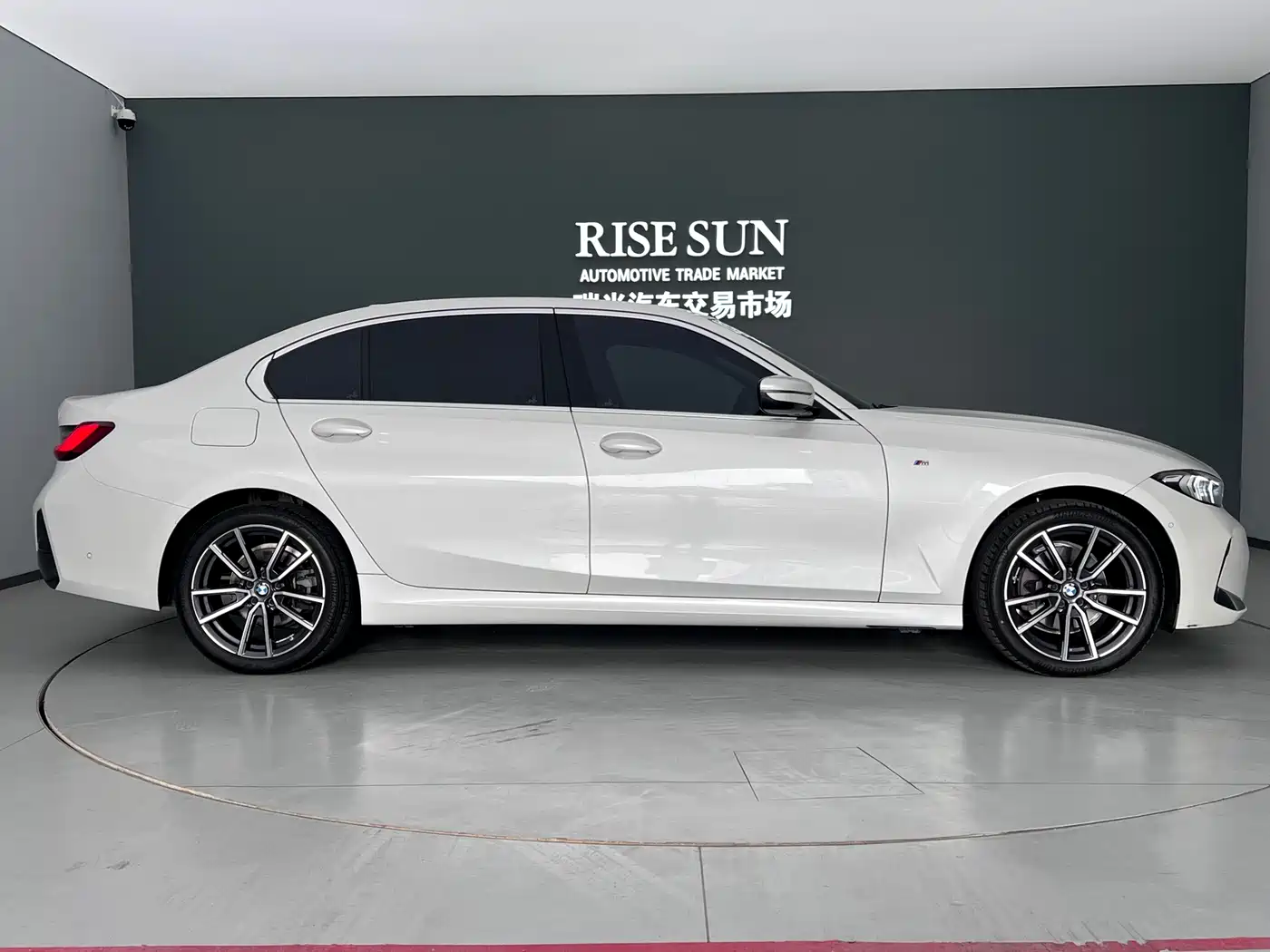 BMW 3 Series 2023 325Li M Sport Package фото 3
