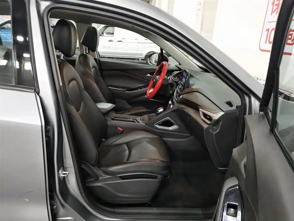 Chevrolet Volando 2018 Redline 530T Auto Premium Edition (5+2 seats) China V фото 23